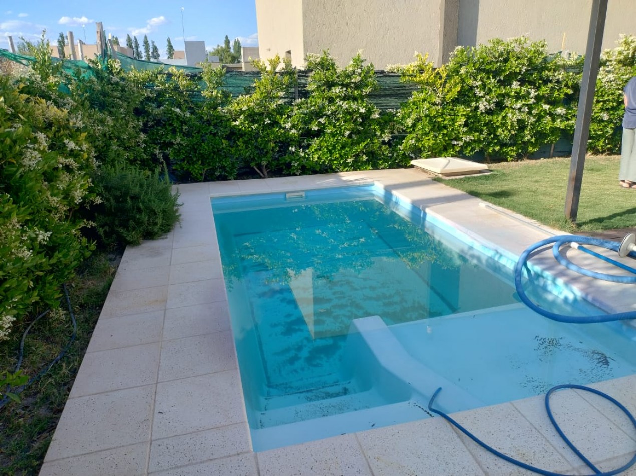 GREENWOOD INMOBILIARIA VENDE Casa en venta en Pinares de Furlotti (Mendoza)