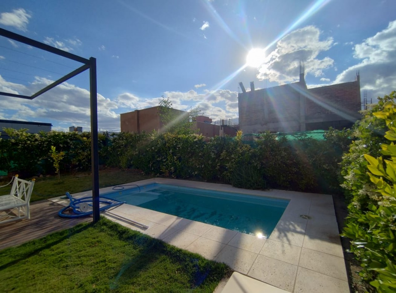 GREENWOOD INMOBILIARIA VENDE Casa en venta en Pinares de Furlotti (Mendoza)
