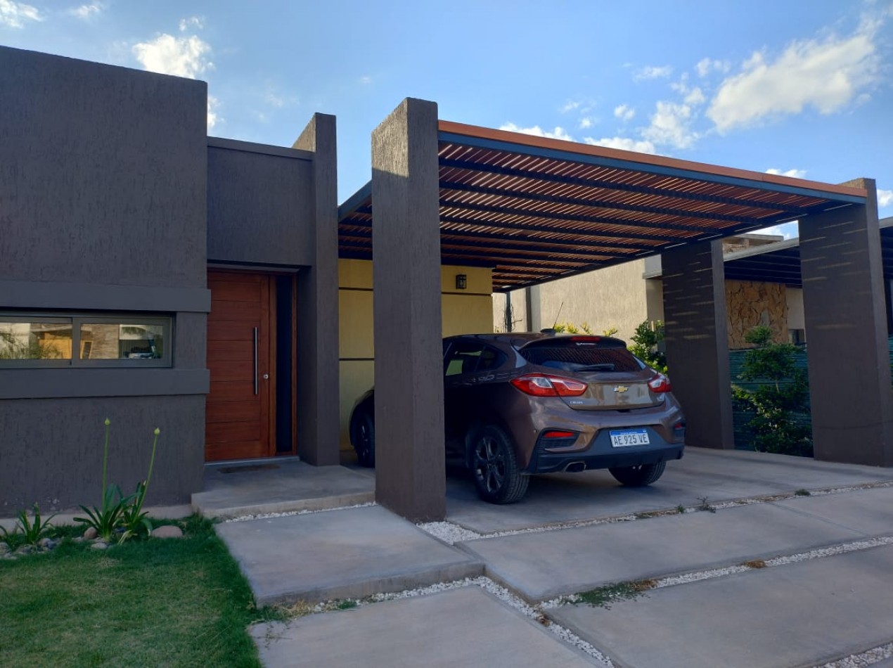 GREENWOOD INMOBILIARIA VENDE Casa en venta en Pinares de Furlotti (Mendoza)