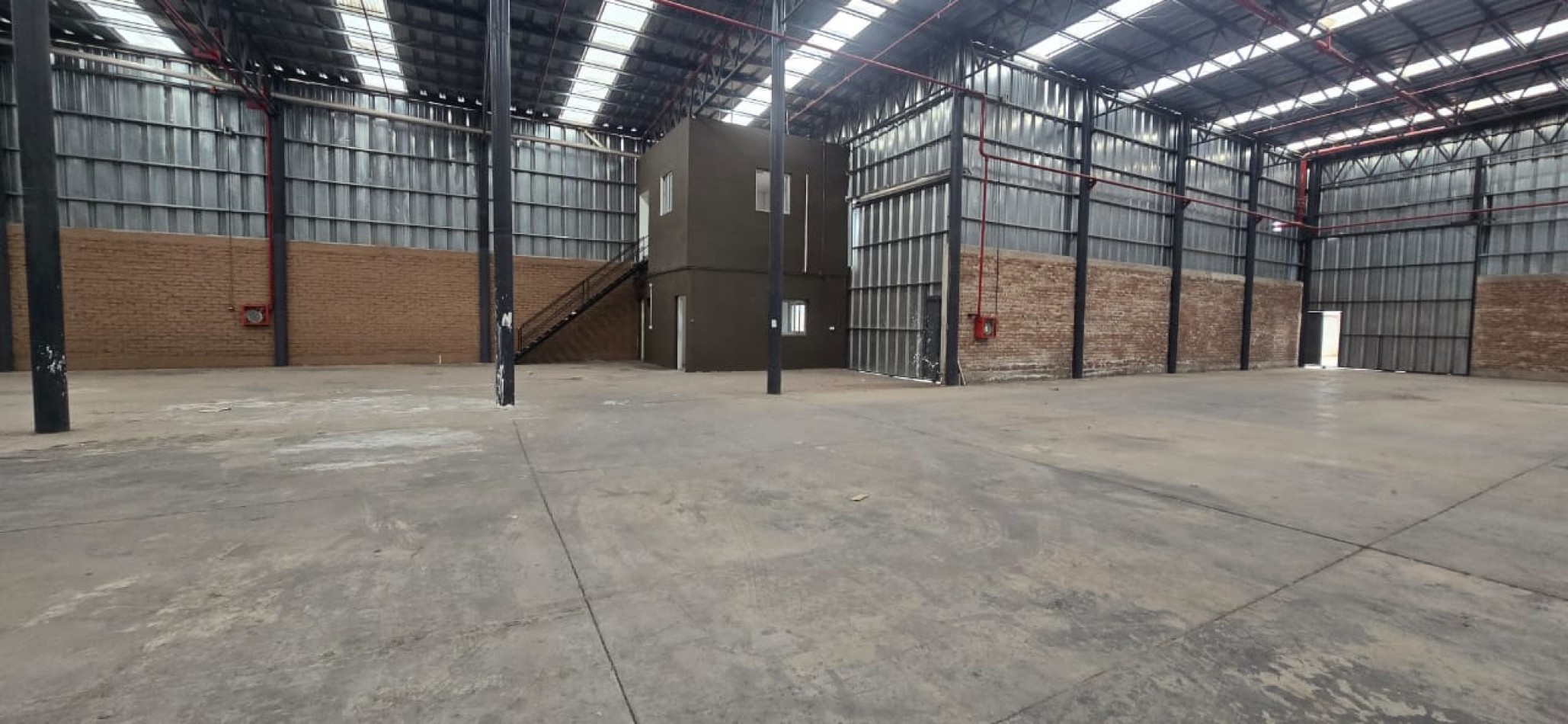 GREENWOOD ALQUILA GALPON