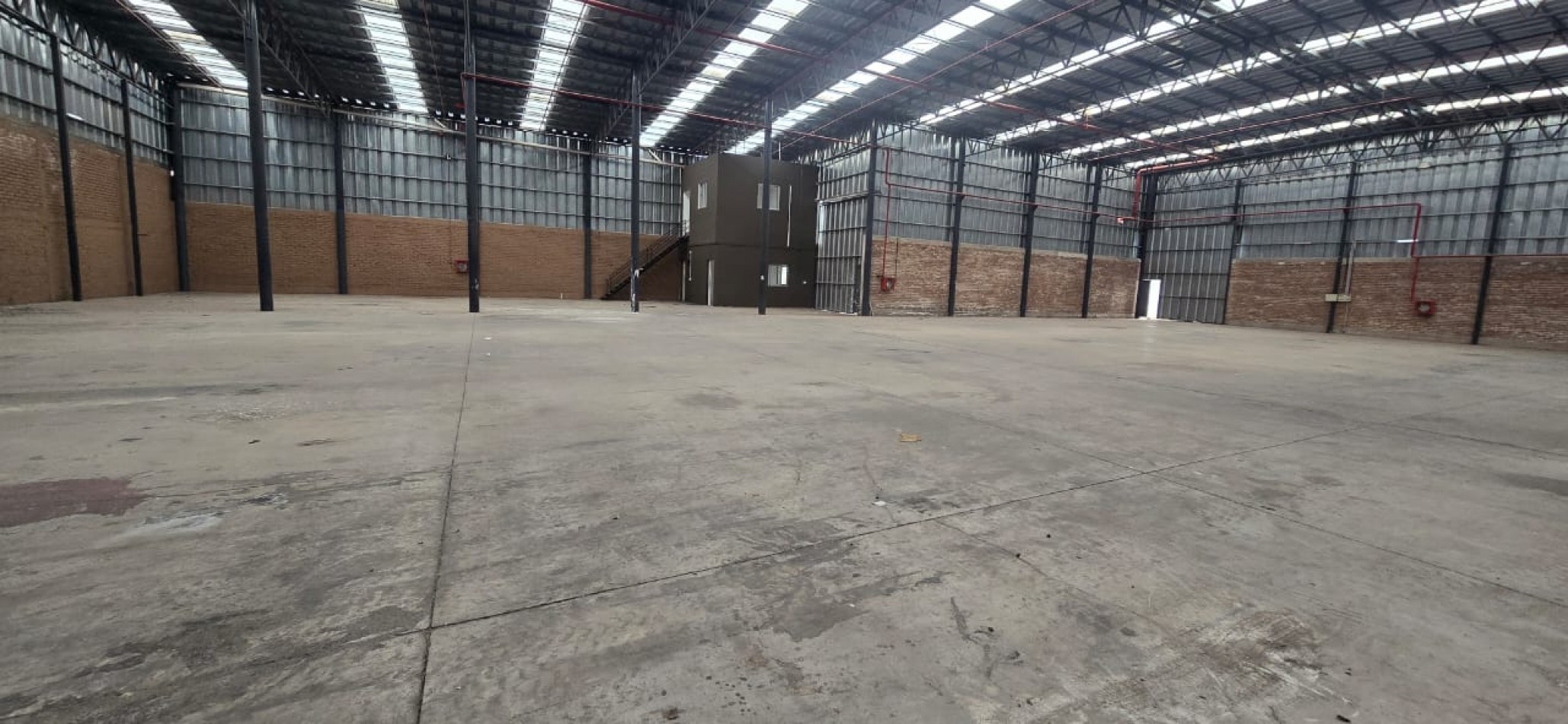 GREENWOOD ALQUILA GALPON