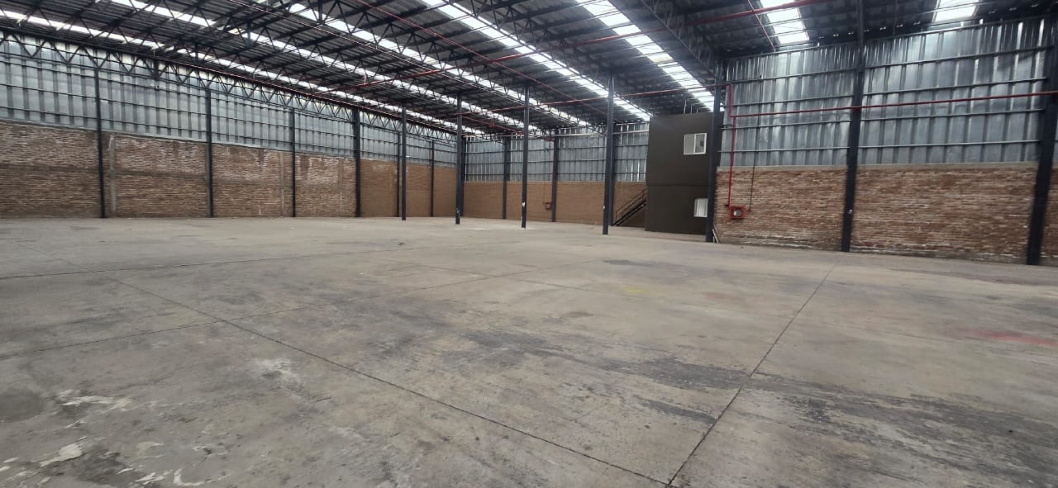 GREENWOOD ALQUILA GALPON