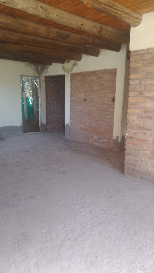 ¡GREENWOOD INMOBILIARIA VENDE LOTE CON CONSTRUCCION!