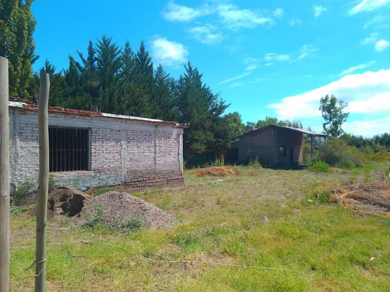 ¡GREENWOOD INMOBILIARIA VENDE LOTE CON CONSTRUCCION!