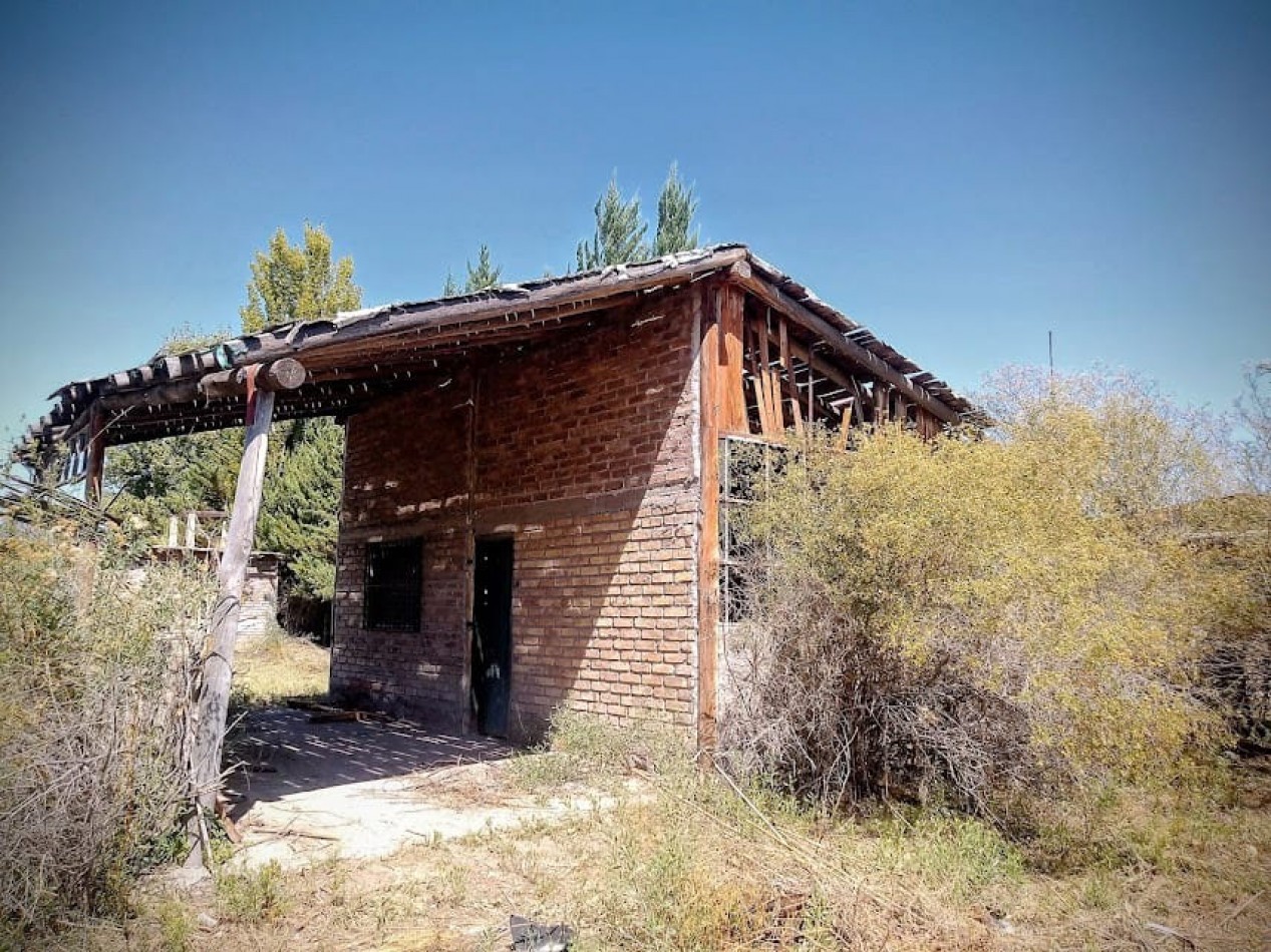 ¡GREENWOOD INMOBILIARIA VENDE LOTE CON CONSTRUCCION!