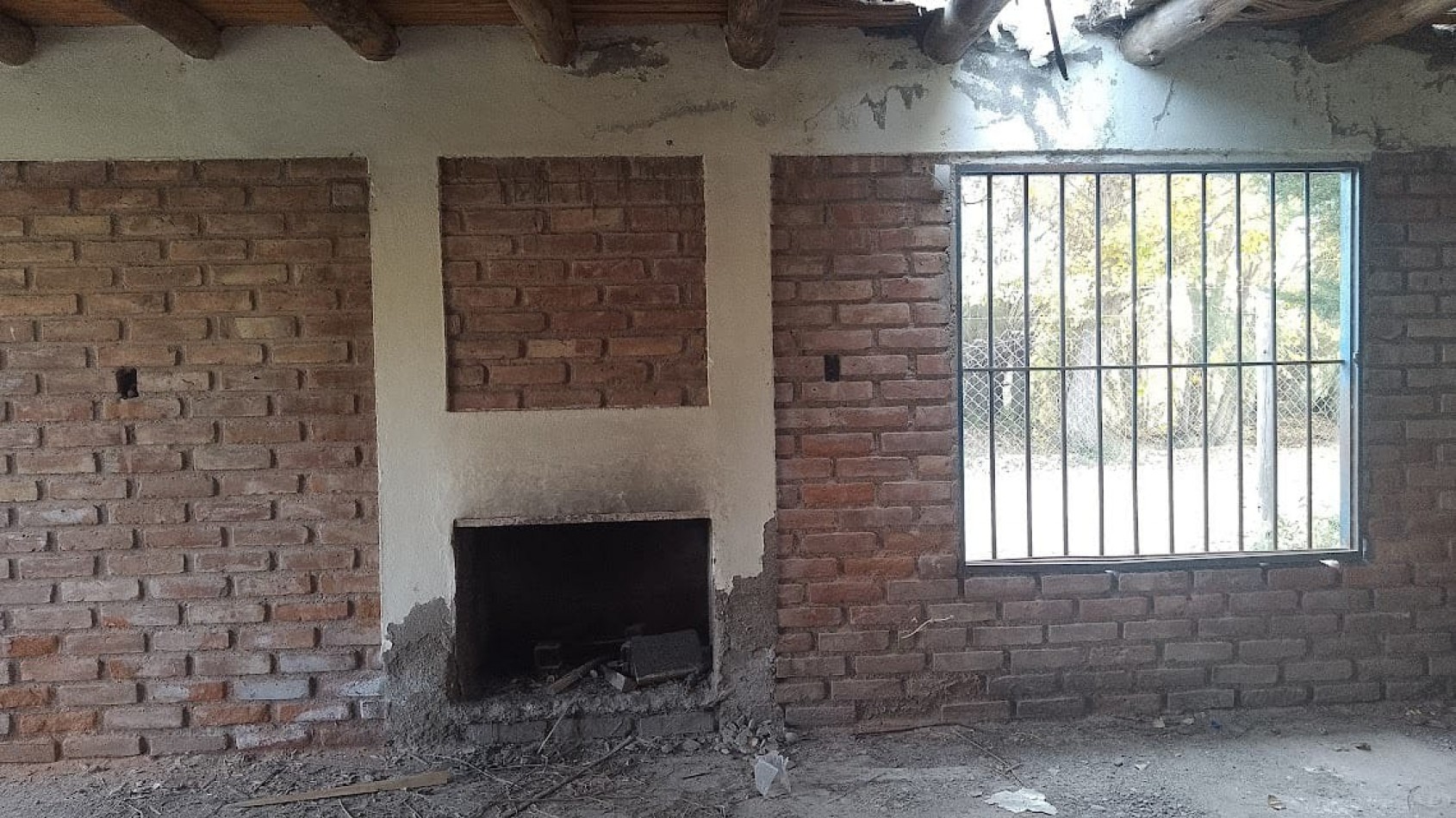 ¡GREENWOOD INMOBILIARIA VENDE LOTE CON CONSTRUCCION!