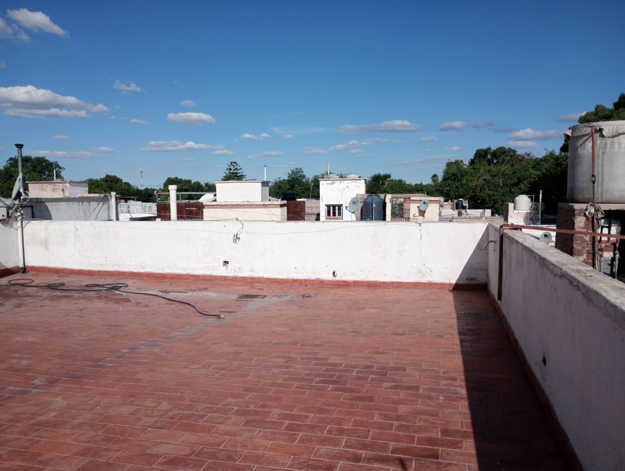 GREENWOOD INMOBILIARIA VENDE DEPARTAMENTO EN PRIMER PISO CON LOCAL COMERCIAL EN PLANTA BAJA