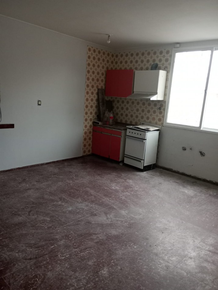 GREENWOOD INMOBILIARIA VENDE DEPARTAMENTO EN PRIMER PISO CON LOCAL COMERCIAL EN PLANTA BAJA