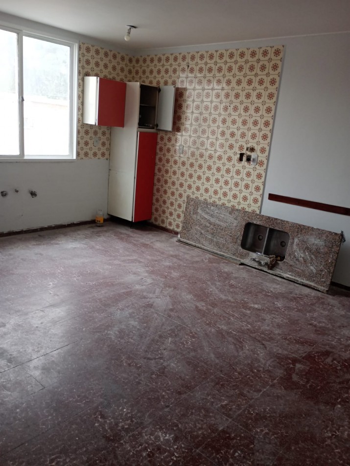 GREENWOOD INMOBILIARIA VENDE DEPARTAMENTO EN PRIMER PISO CON LOCAL COMERCIAL EN PLANTA BAJA