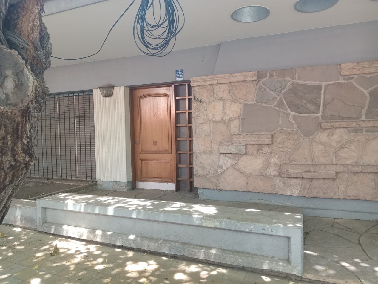 GREENWOOD INMOBILIARIA VENDE CASA CON DEPARTAMENTO INDEPENDIENTE