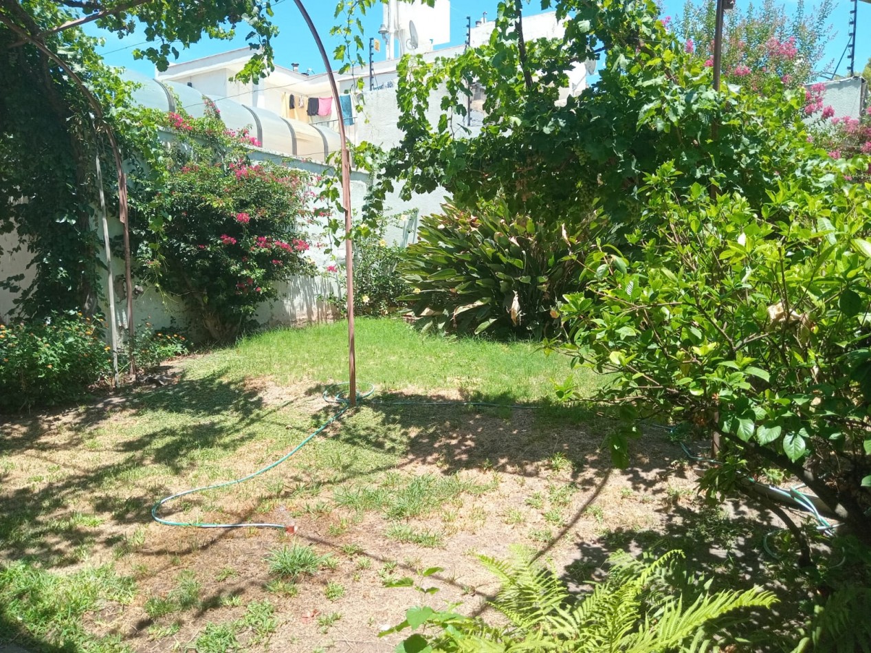 GREENWOOD INMOBILIARIA VENDE CASA CON DEPARTAMENTO INDEPENDIENTE