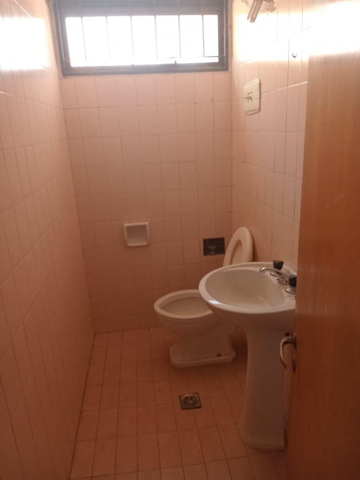 GREENWOOD INMOBILIARIA VENDE CASA CON DEPARTAMENTO INDEPENDIENTE