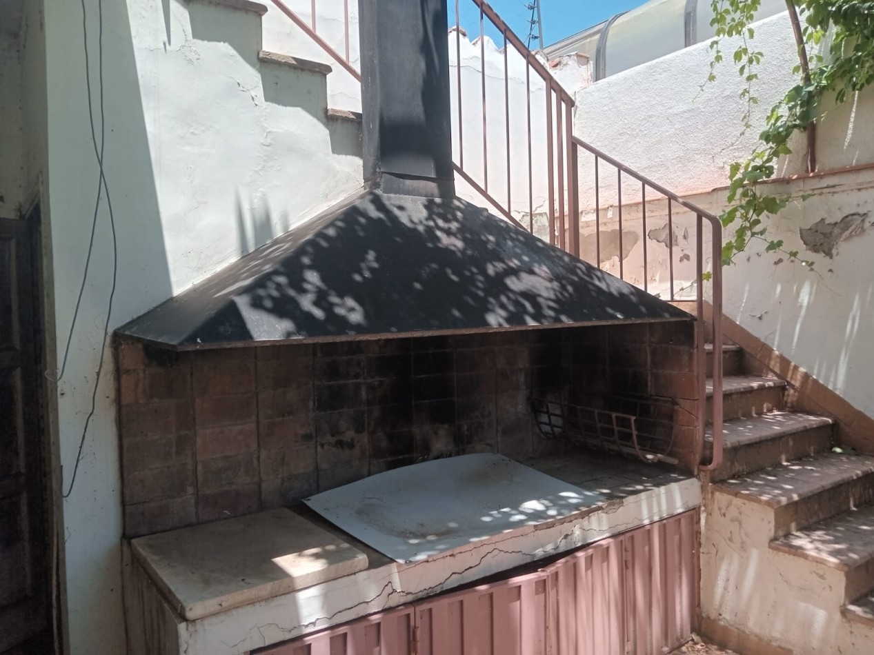 GREENWOOD INMOBILIARIA VENDE CASA CON DEPARTAMENTO INDEPENDIENTE