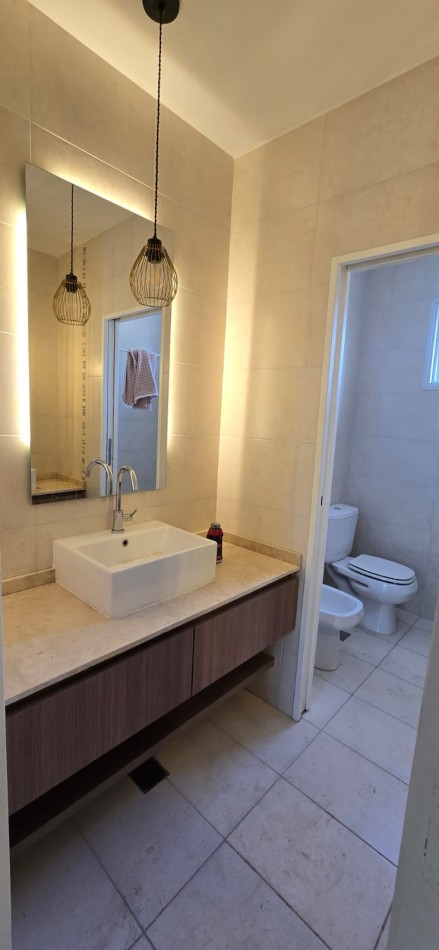 GREENWOOD INMOBILIARIA VENDE HERMOSA CASA + DEPARTAMENTO INTERNO - QUINTA SECCION, CIUDAD DE MENDOZA