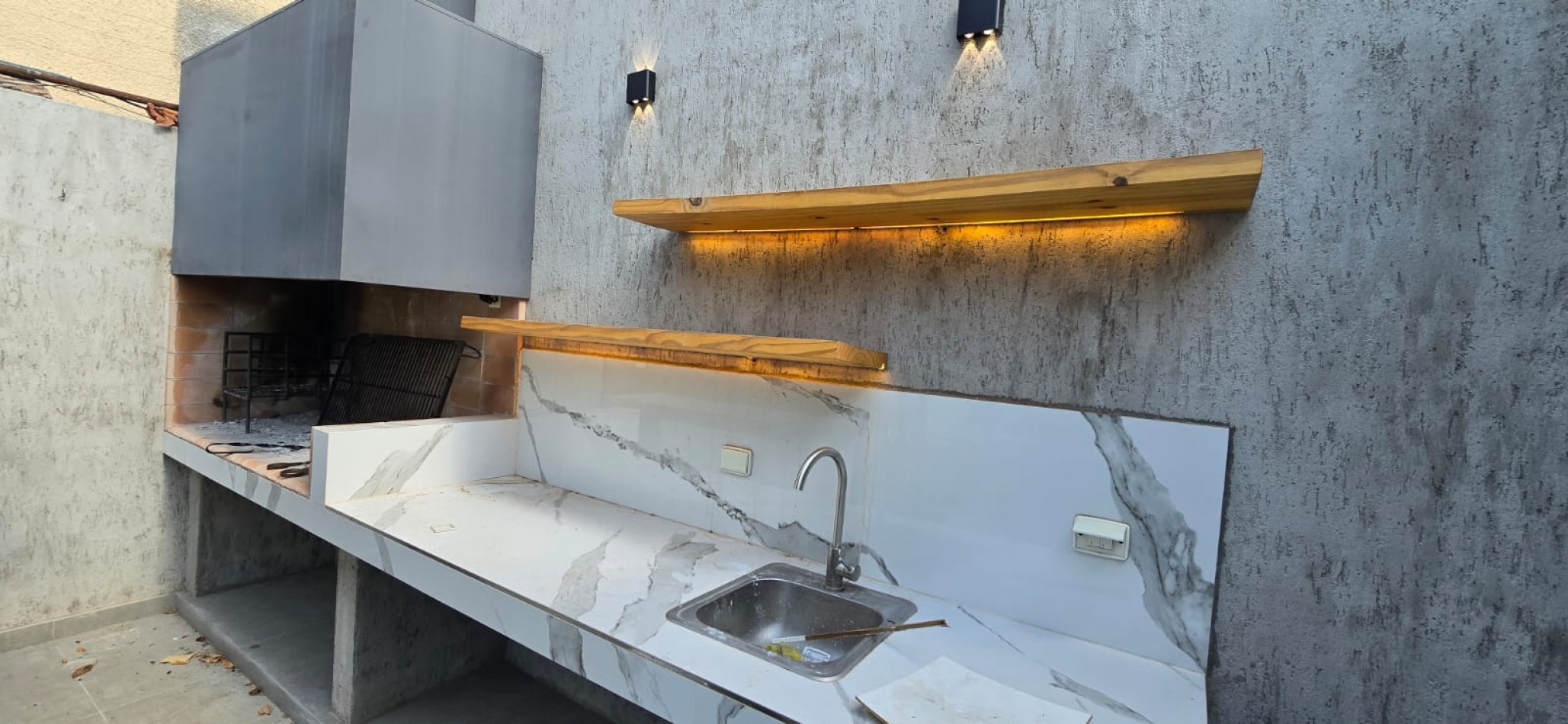 GREENWOOD INMOBILIARIA VENDE HERMOSA CASA + DEPARTAMENTO INTERNO - QUINTA SECCION, CIUDAD DE MENDOZA