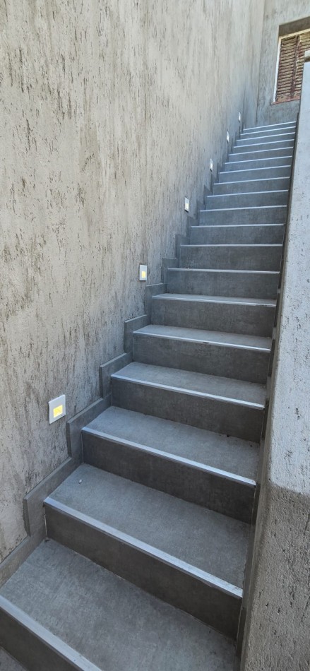 GREENWOOD INMOBILIARIA VENDE HERMOSA CASA + DEPARTAMENTO INTERNO - QUINTA SECCION, CIUDAD DE MENDOZA