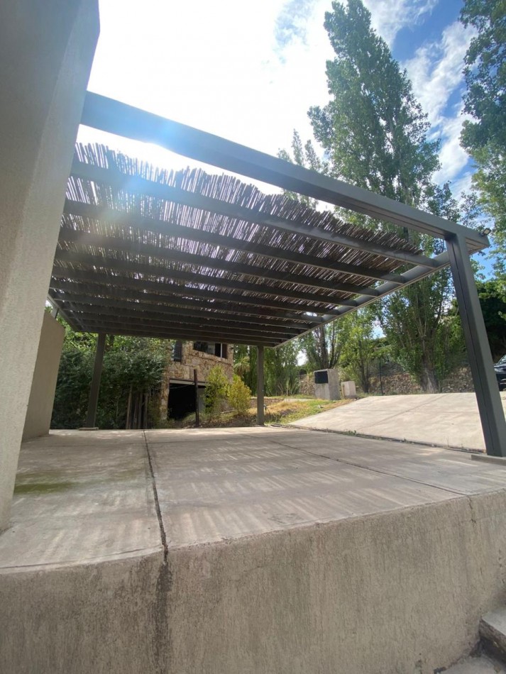 GREENWOOD INMOBILIARIO ALQUILA CASA EN EL BARRIO LADERAS DE CHACRAS! 