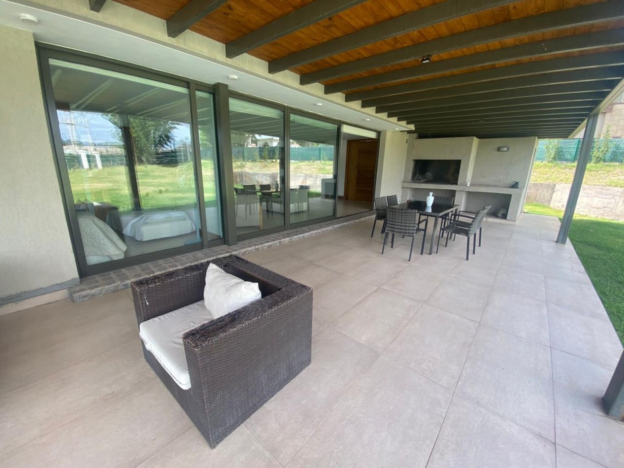 GREENWOOD INMOBILIARIO ALQUILA CASA EN EL BARRIO LADERAS DE CHACRAS! 