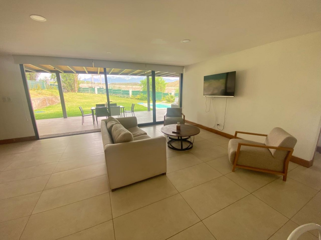 GREENWOOD INMOBILIARIO ALQUILA CASA EN EL BARRIO LADERAS DE CHACRAS! 