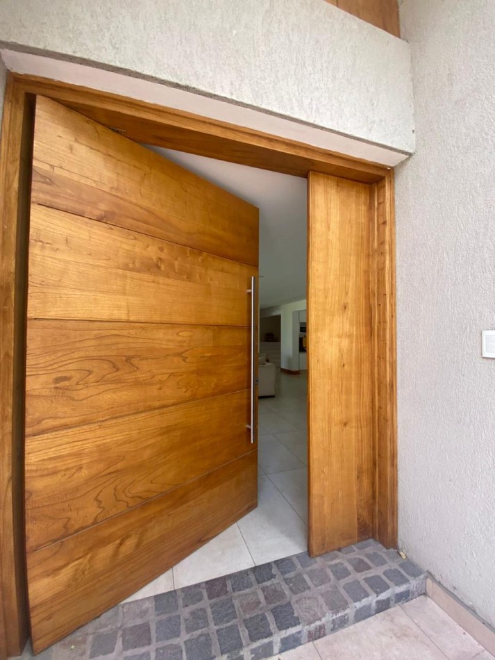 GREENWOOD INMOBILIARIO ALQUILA CASA EN EL BARRIO LADERAS DE CHACRAS! 