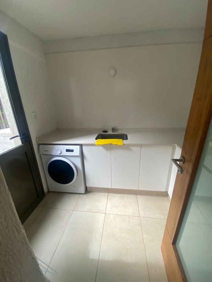 GREENWOOD INMOBILIARIO ALQUILA CASA EN EL BARRIO LADERAS DE CHACRAS! 