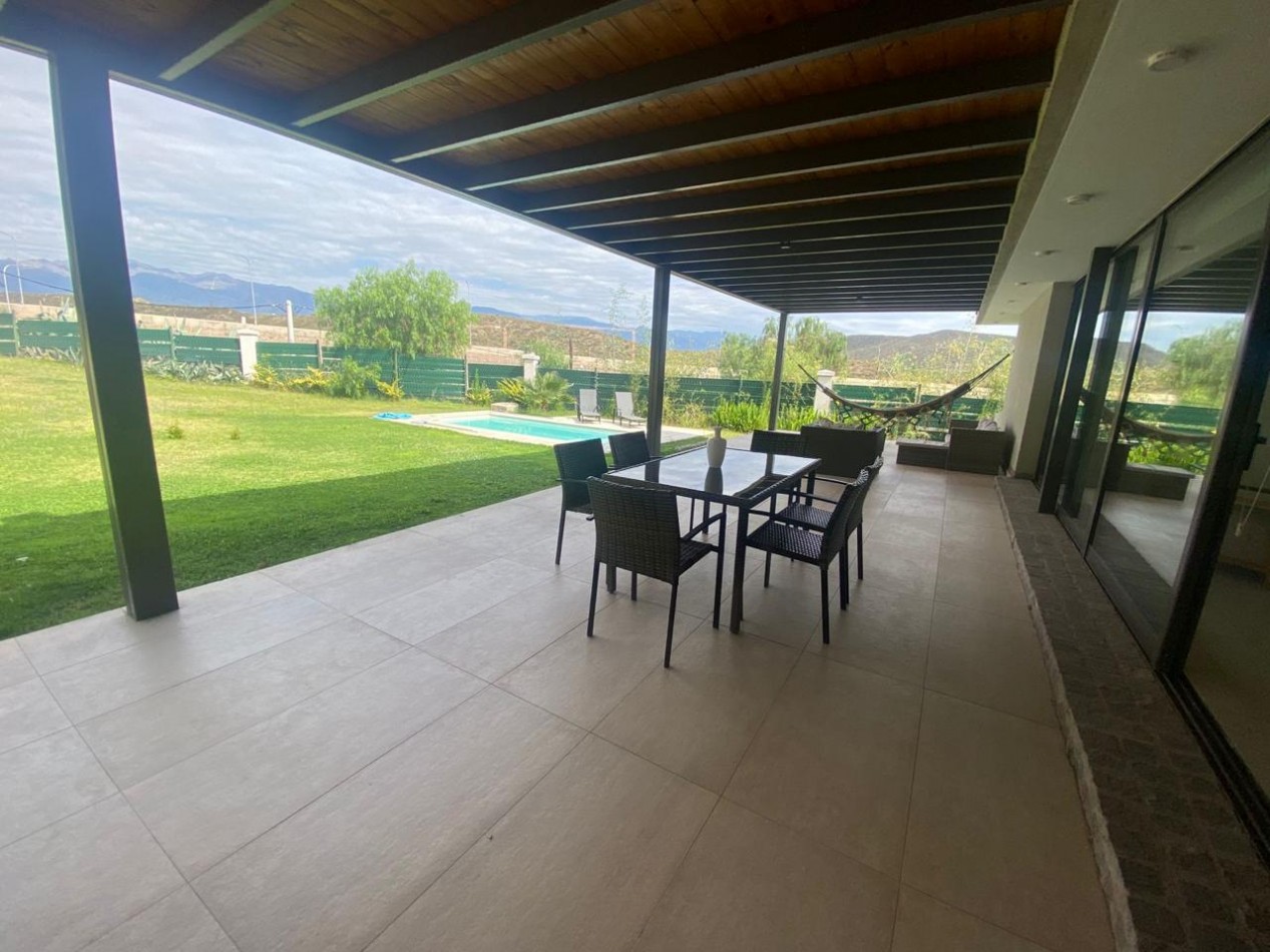 GREENWOOD INMOBILIARIO ALQUILA CASA EN EL BARRIO LADERAS DE CHACRAS! 