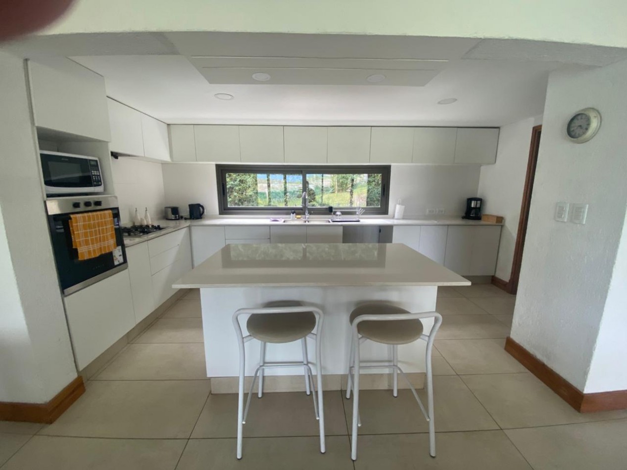 GREENWOOD INMOBILIARIO ALQUILA CASA EN EL BARRIO LADERAS DE CHACRAS! 