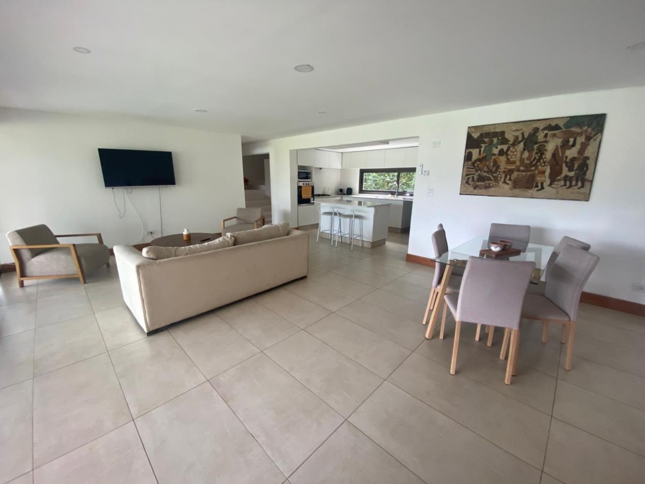 GREENWOOD INMOBILIARIO ALQUILA CASA EN EL BARRIO LADERAS DE CHACRAS! 