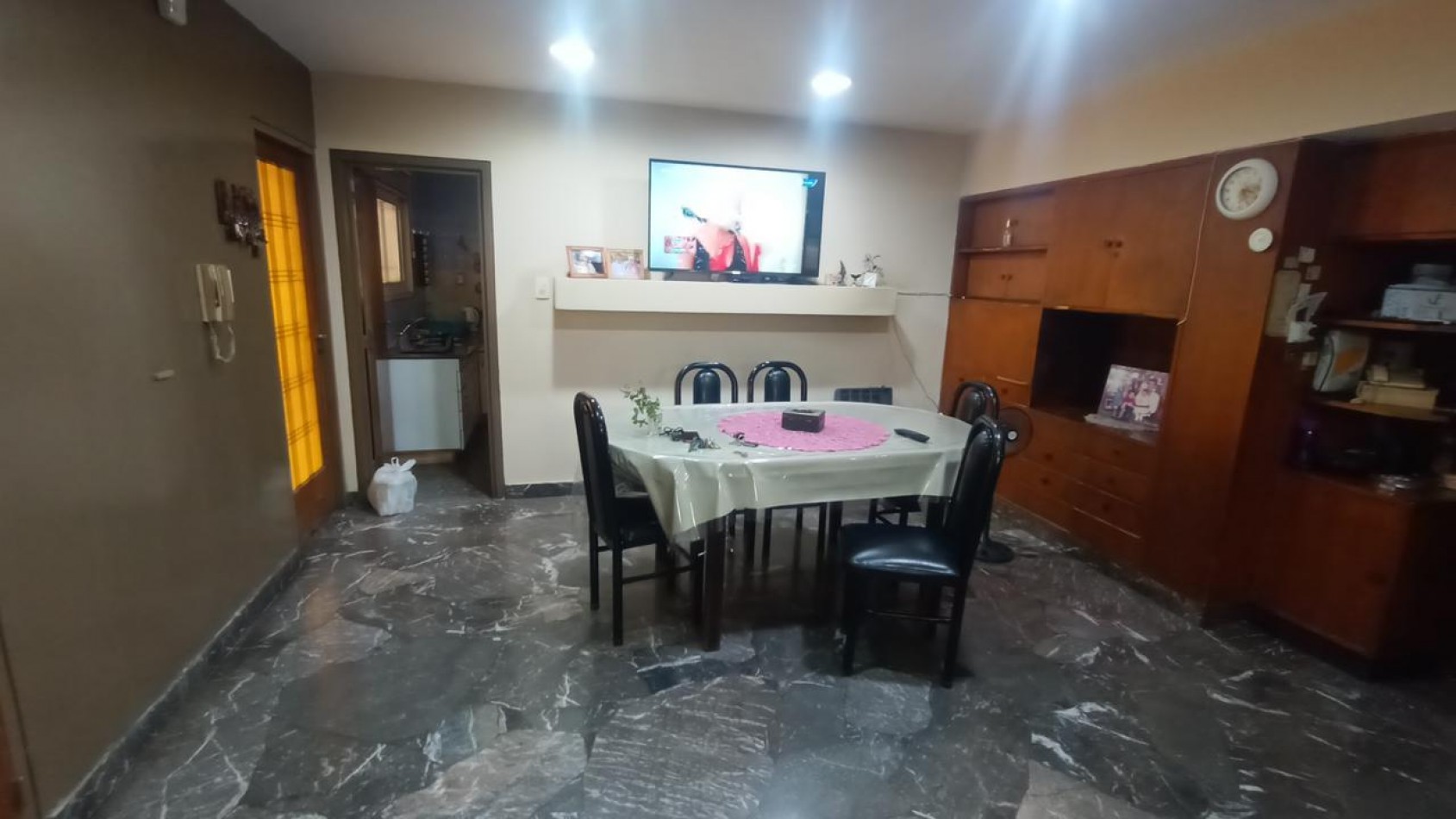 GREENWOOD INVERSIONES INMOBILIARIA,presenta una hermosa casa en PH,en el corazon del centro lujanino.