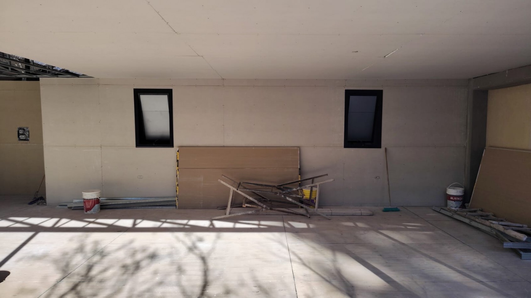 GREENWOOD INMOBILIARIA ALQUILA GALPON EN LUJAN DE CUYO