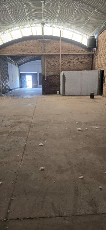 GREENWOOD INMOBILIARIA ALQUILA GALPON EN LUJAN DE CUYO 