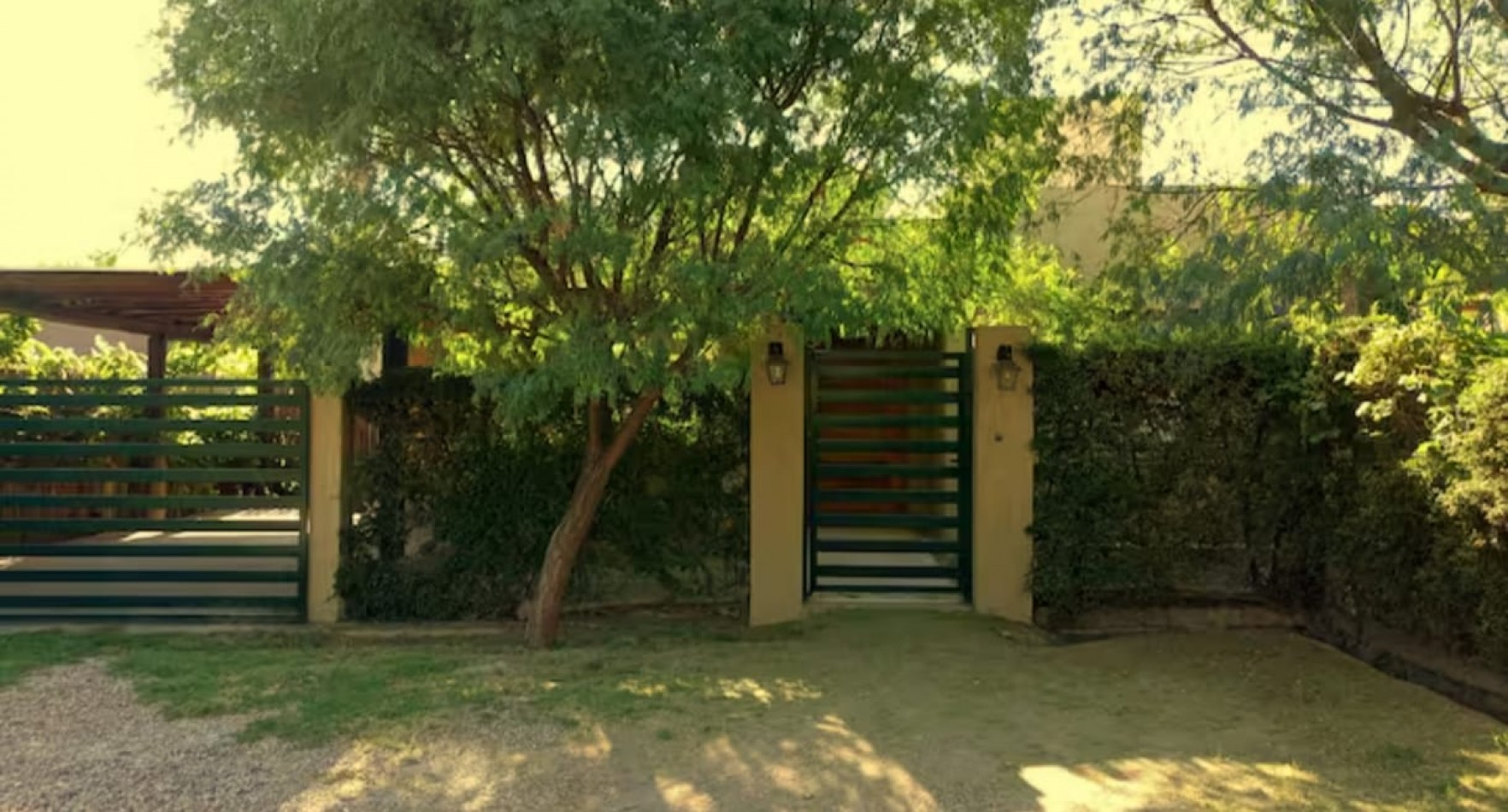 GREENWOOD INMOBILIARIA ALQUILA HERMOSA CASA EN CHACRAS DE CORIA 