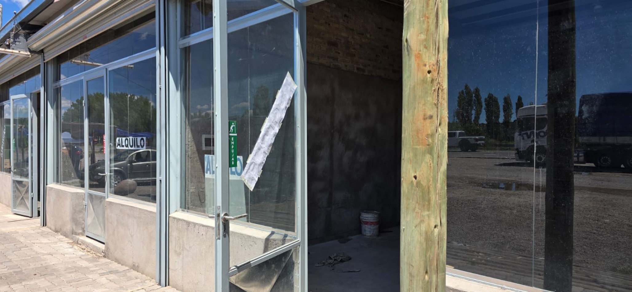 GREENWOOD INMOBILIARIA ALQUILA LOCALES COMERCIALES A ESTRENAR