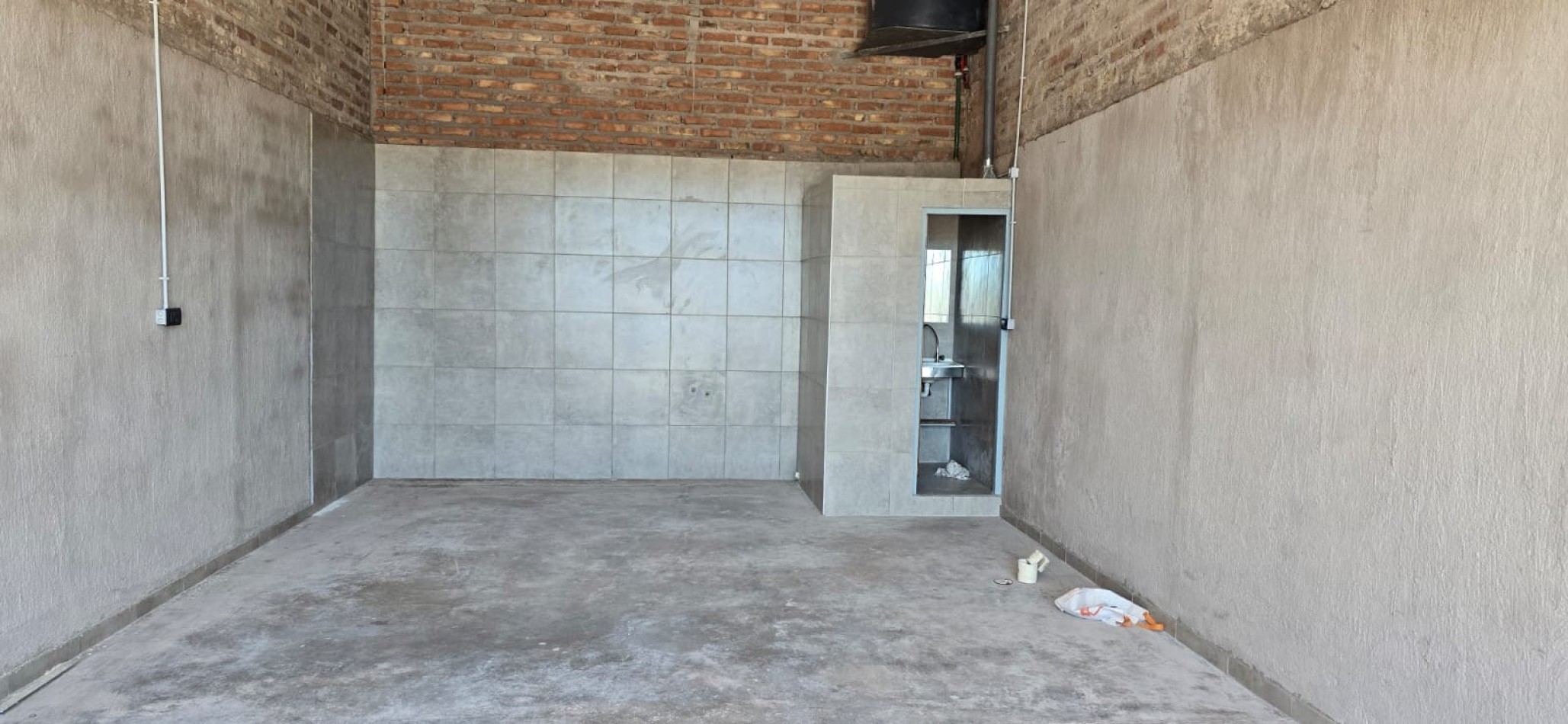 GREENWOOD INMOBILIARIA ALQUILA LOCALES COMERCIALES A ESTRENAR