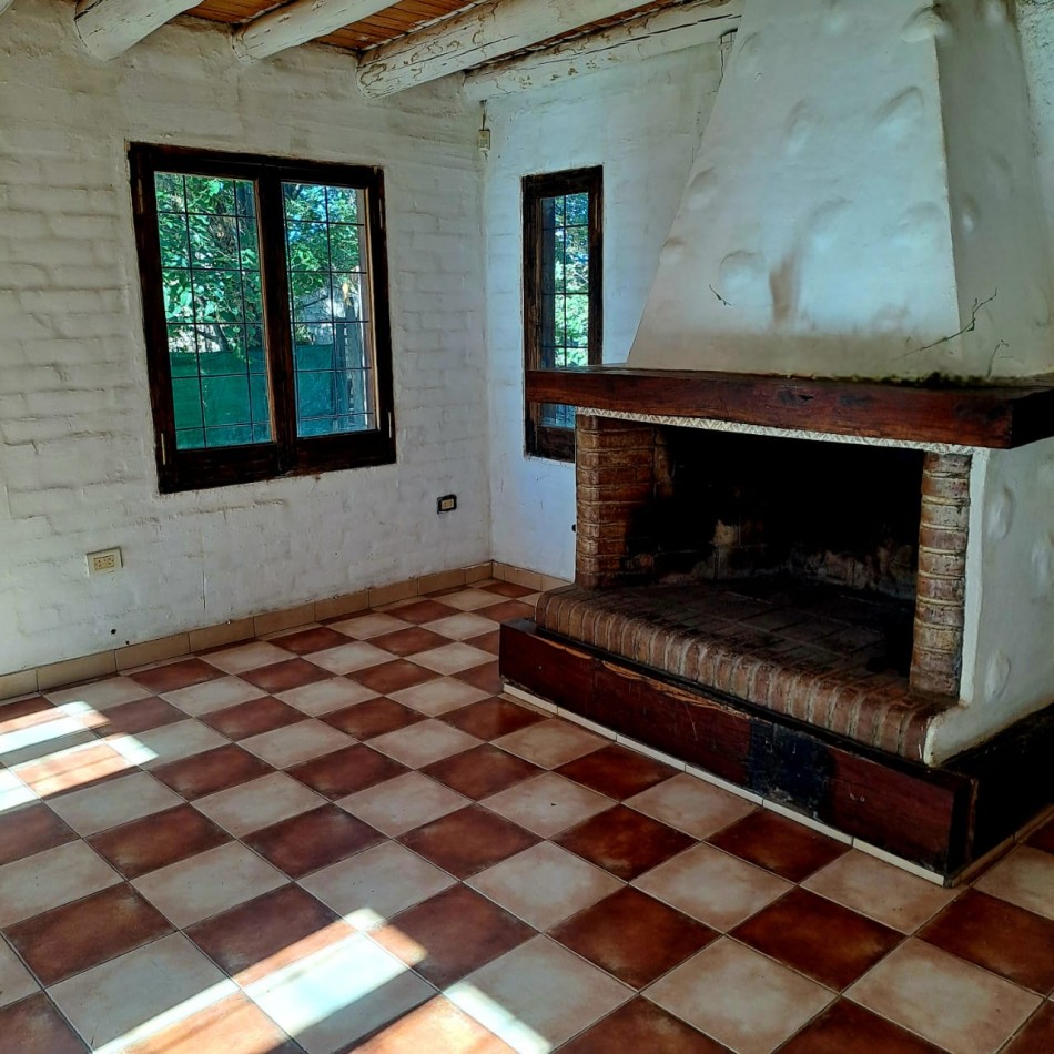 GREENWOOD INMOBILIARIA TIENE  Casa en Alquiler - Remedios Escalada N° 4308, Lunlunta, Maipu