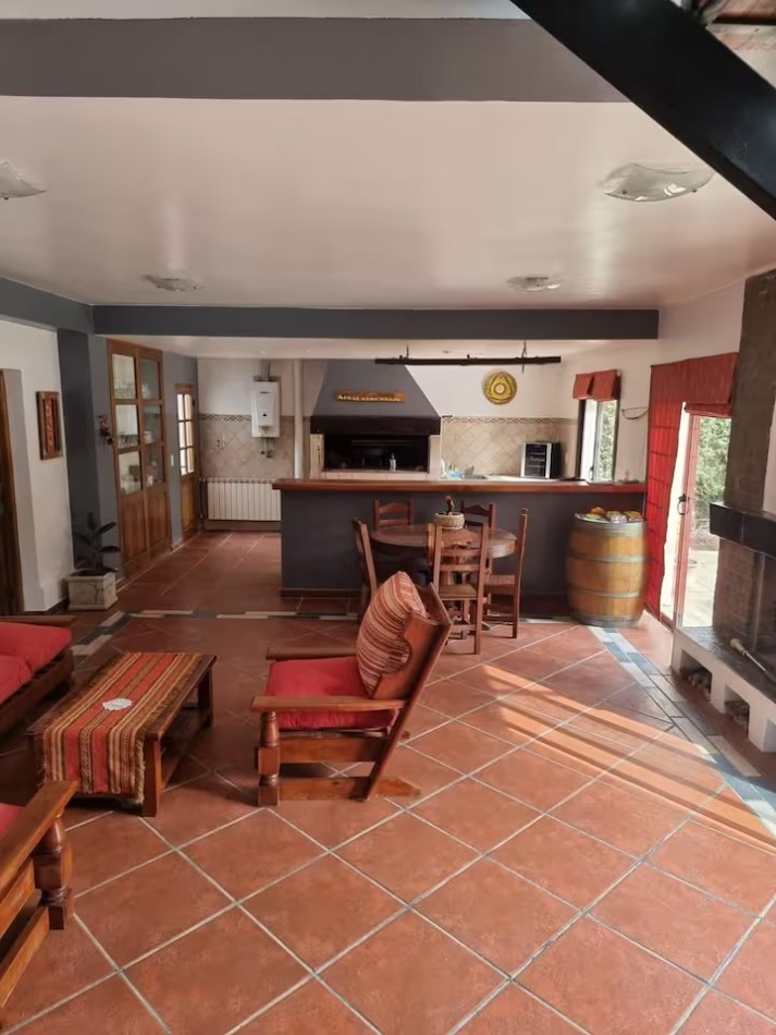 GREENWOOD ALQUILA CASA AMOBLADA EN BARRIO EL NEVADO