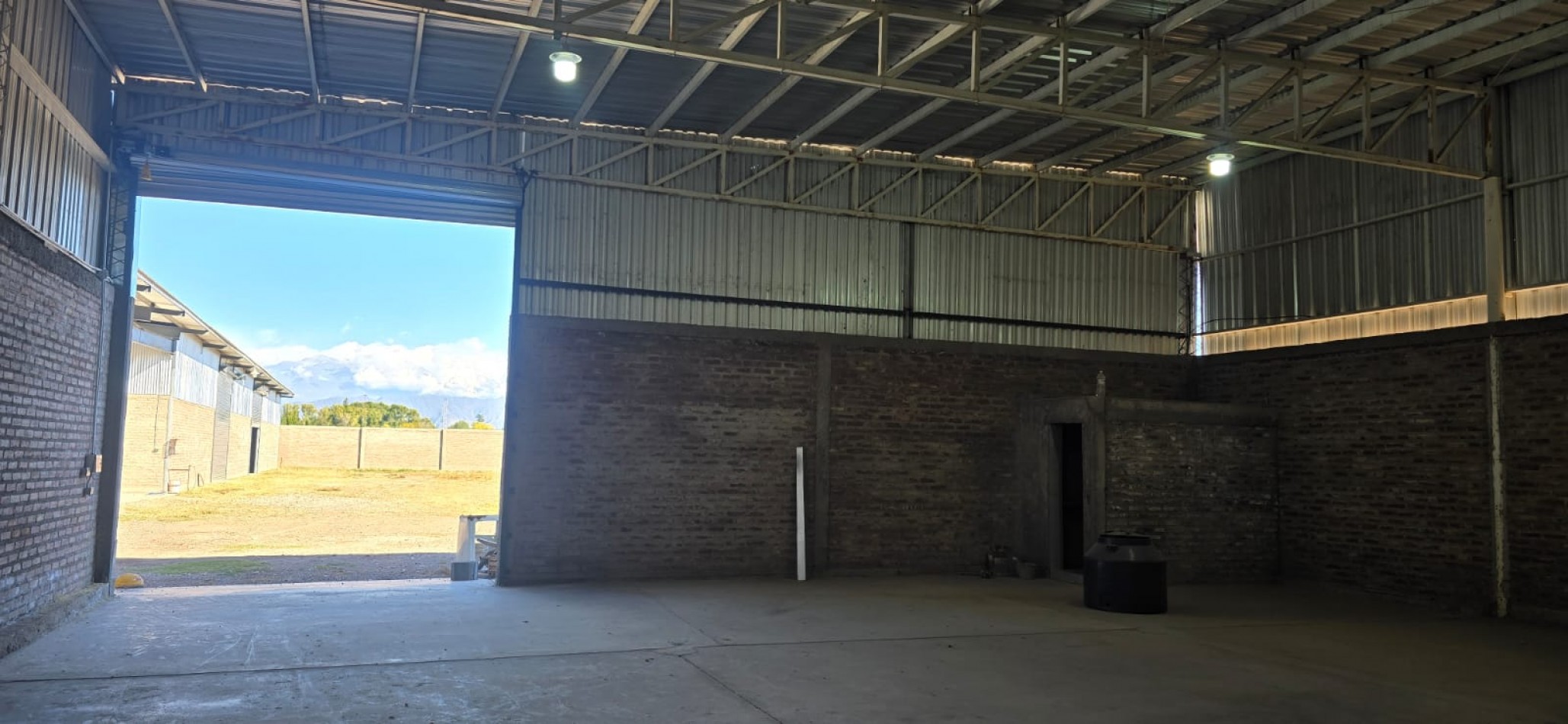 GREENWOOD INMOBILIARIA ALQUILA GALPON A ESTRENAR