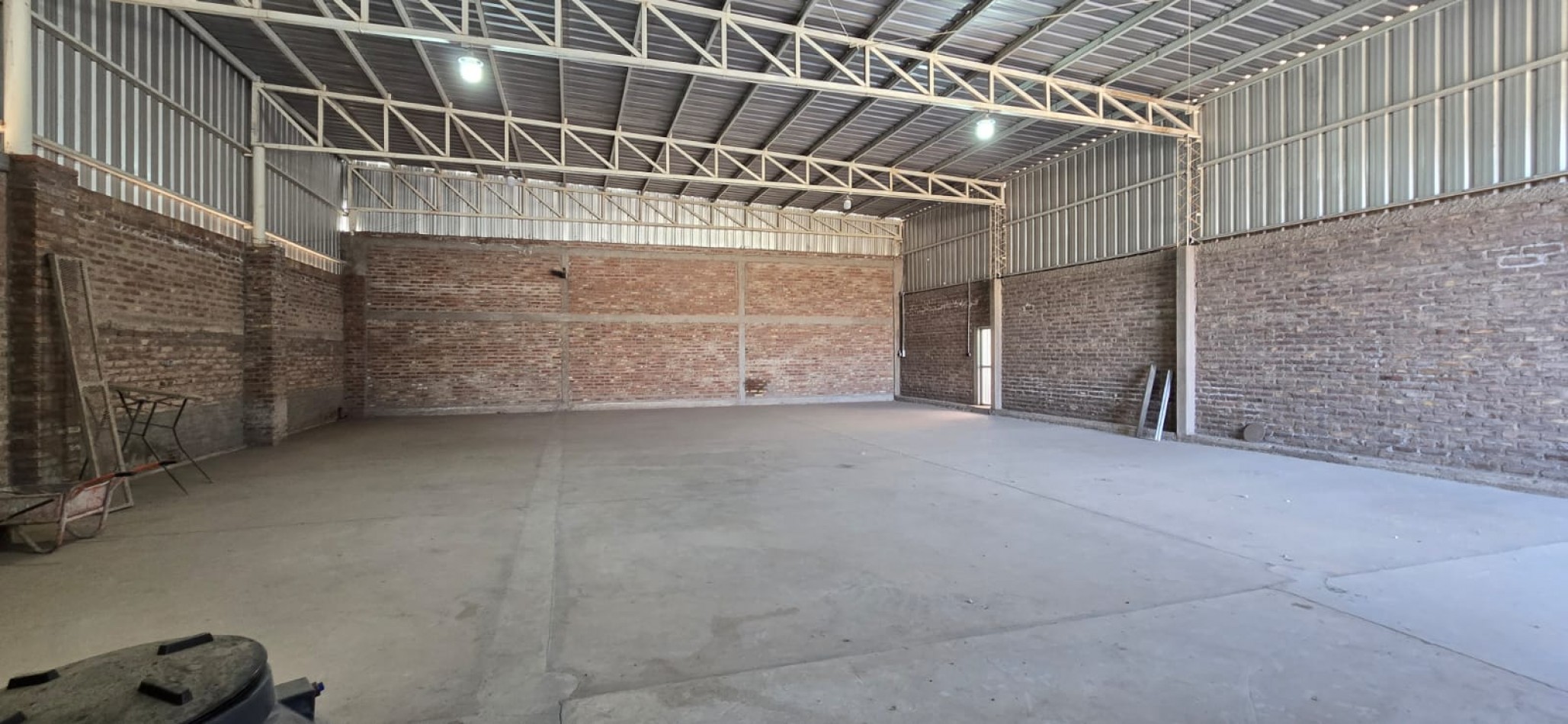 GREENWOOD INMOBILIARIA ALQUILA GALPON A ESTRENAR