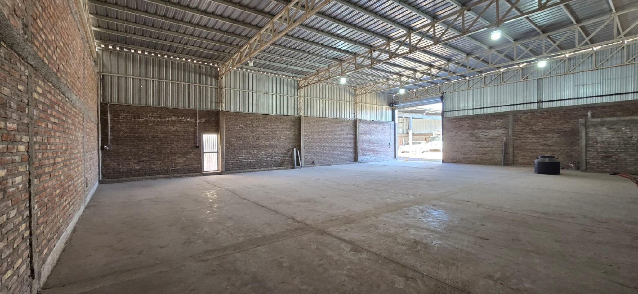 GREENWOOD INMOBILIARIA ALQUILA GALPON A ESTRENAR