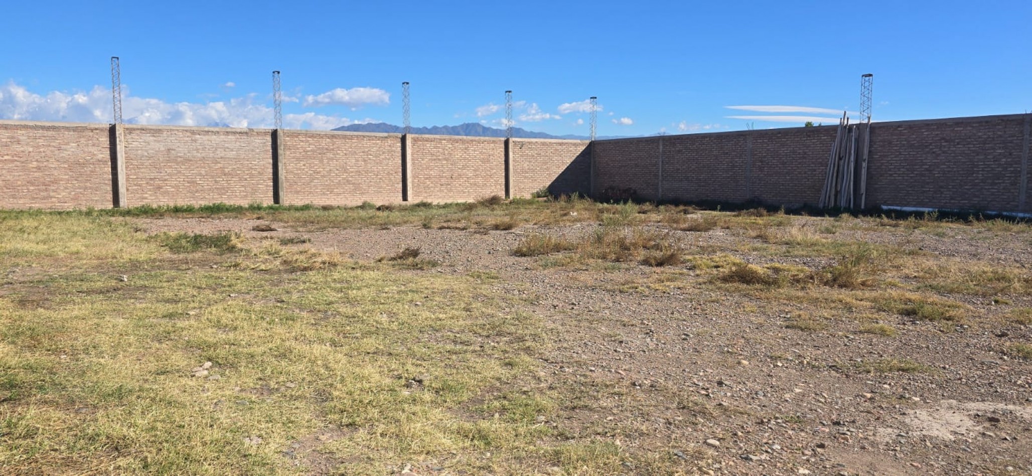 GREENWOOD INMOBILIARIA ALQUILA GALPON A ESTRENAR