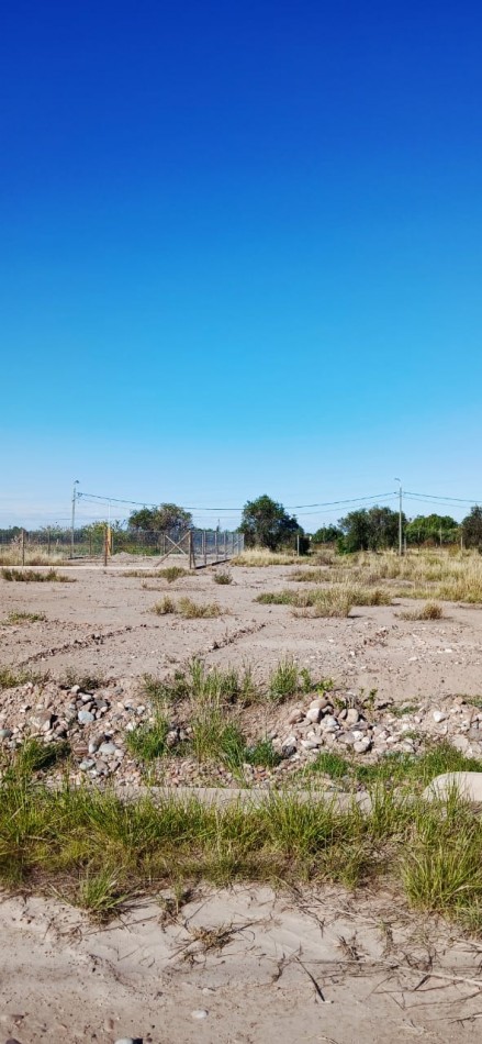 GREENWOOD  VENDE LOTE EN RUSSELL