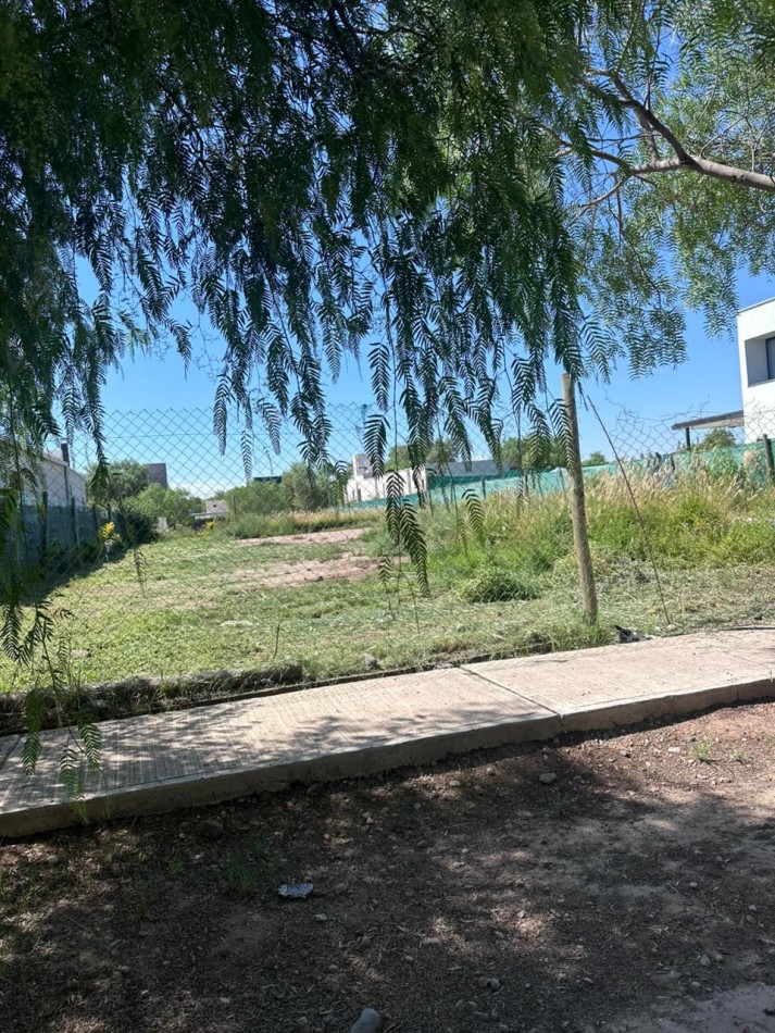 GREENWOOD  VENDE LOTE  TERRUÑOS DE ARAOZ III