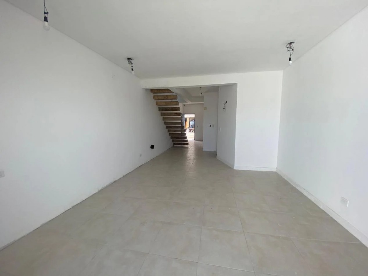 GREENWOOD INMOBILIARIA VENDE HERMOSOS TRIPLEX EN SEXTA SECCION