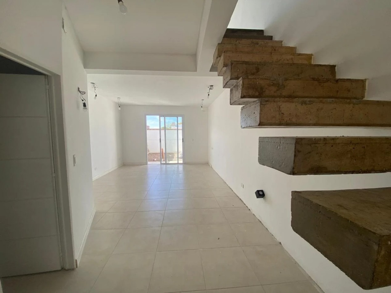 GREENWOOD INMOBILIARIA VENDE HERMOSOS TRIPLEX EN SEXTA SECCION