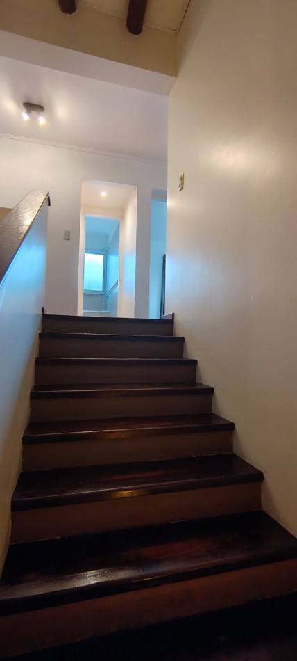 GREENWOOD INVERSIONES INMOBILIARIAS ALQUILA   EXCLUSIVA CASA EN BARRIO DALVIAN