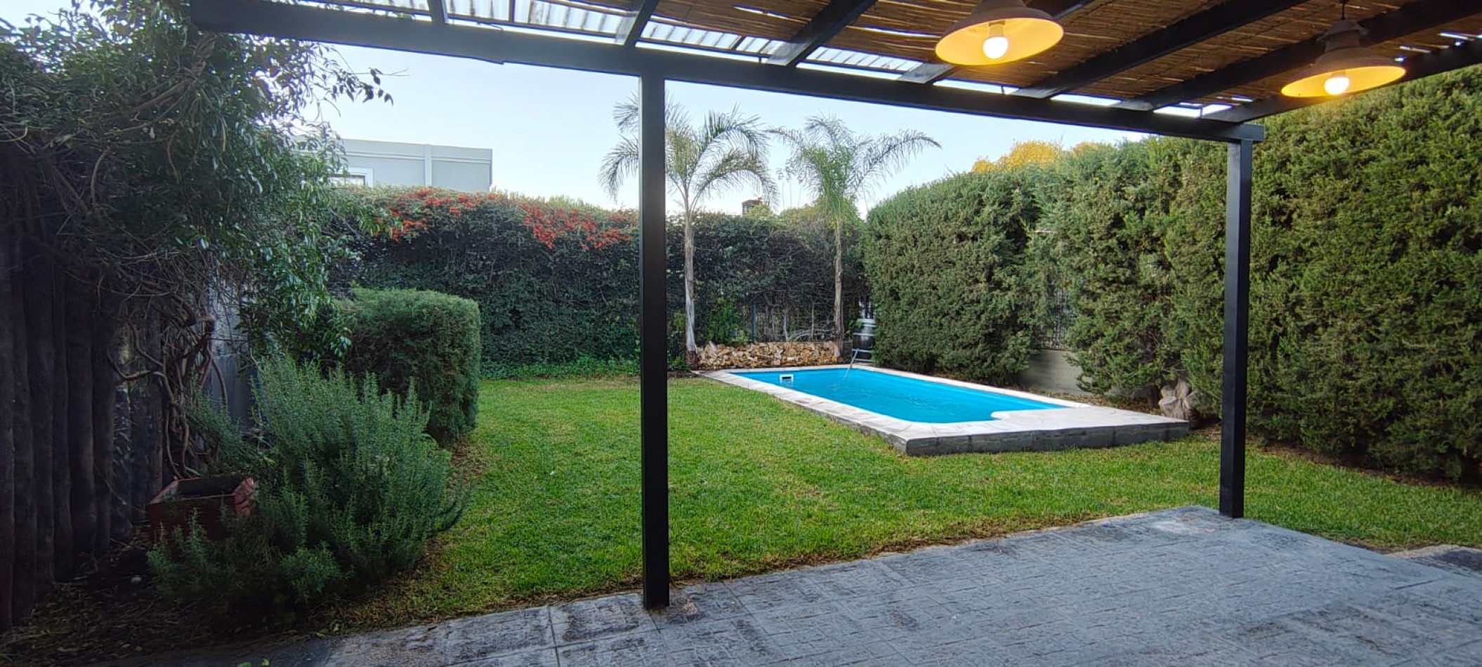 GREENWOOD INVERSIONES INMOBILIARIAS ALQUILA   EXCLUSIVA CASA EN BARRIO DALVIAN