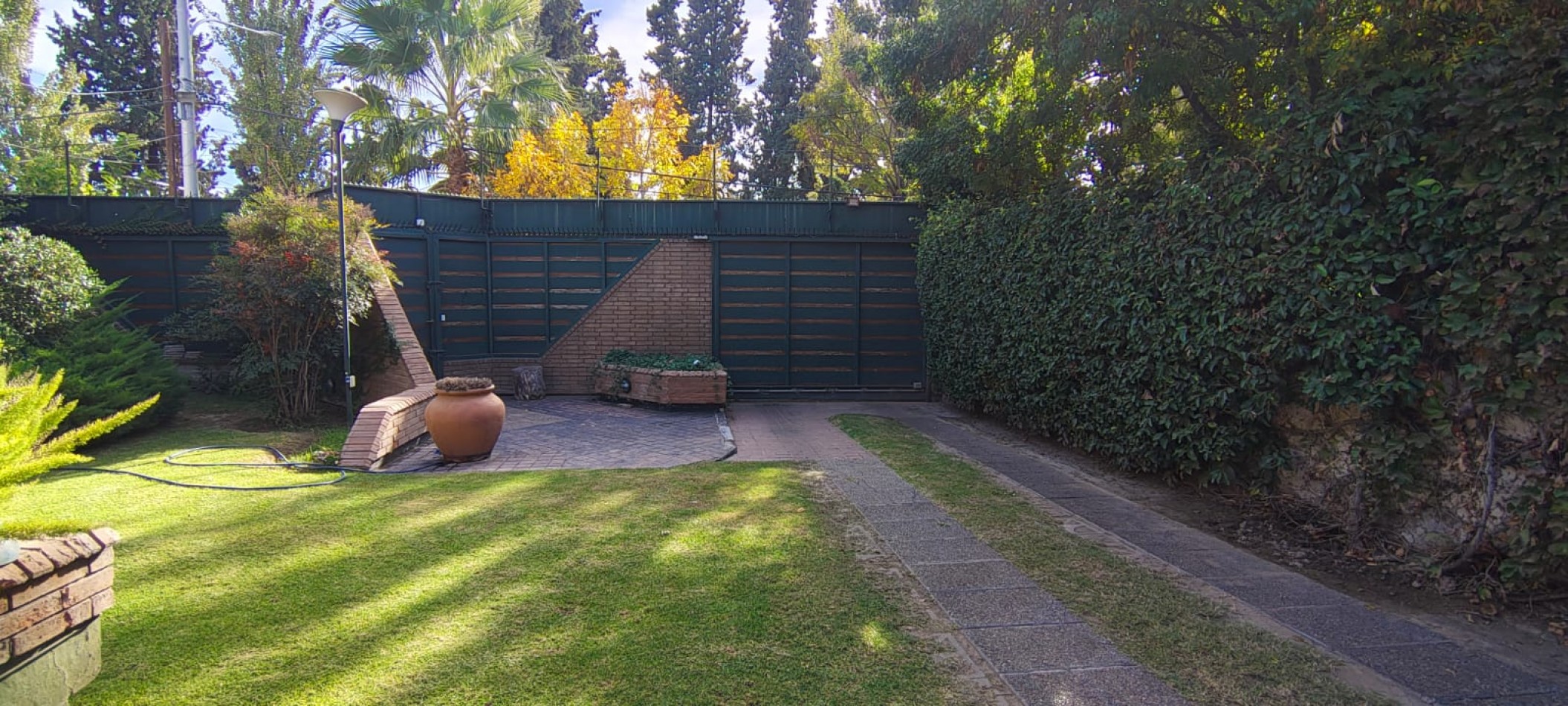 GREENWOOD INVERSIONES INMOBILIARIAS VENDE HERMOSA CASA EN GUAYMALLEN