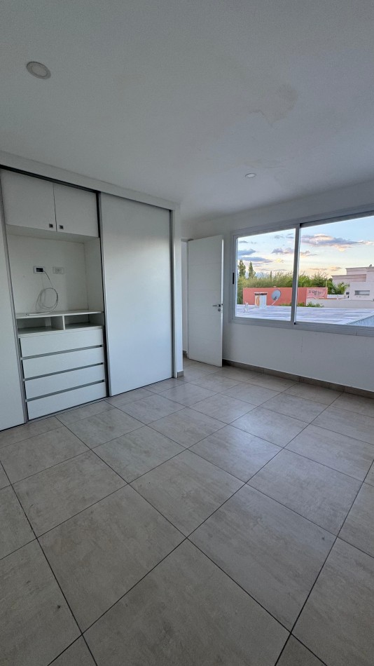 GREENWOOD INMOBILIARIA ALQUILA CASA EN BARRIO PRIVADO LOS TEROS