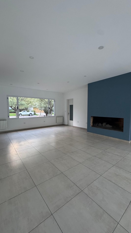 GREENWOOD INMOBILIARIA ALQUILA CASA EN BARRIO PRIVADO LOS TEROS