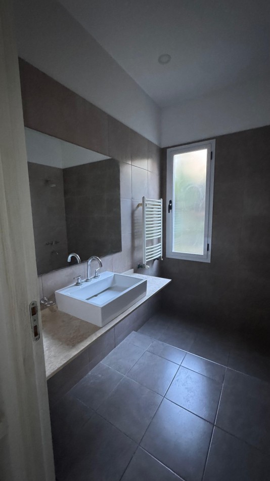 GREENWOOD INMOBILIARIA ALQUILA CASA EN BARRIO PRIVADO LOS TEROS